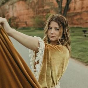 Meet your Posher, Mallory